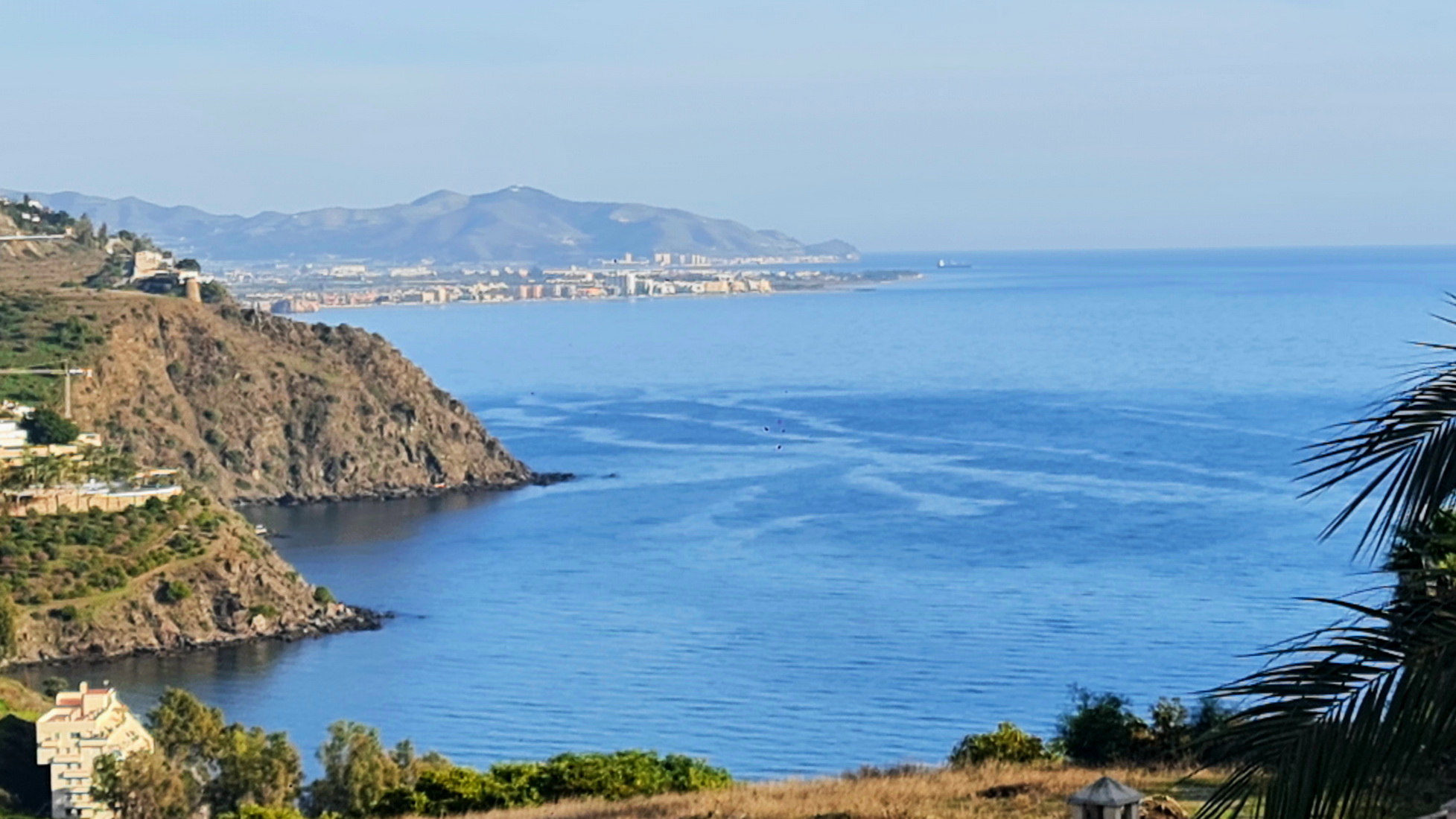 La Costa Tropical recibe al 2023 con un sol clido y un fantstico ambiente en restaurantes y terrazas